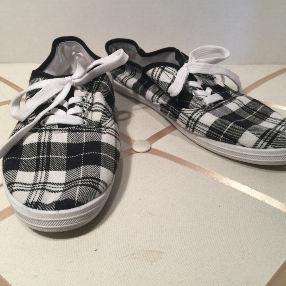 Twisted Plaid Sneakers